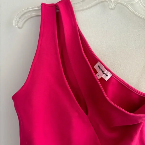 superdown Nava Asymmetrical mini dress in hot pink - Picture 5 of 8